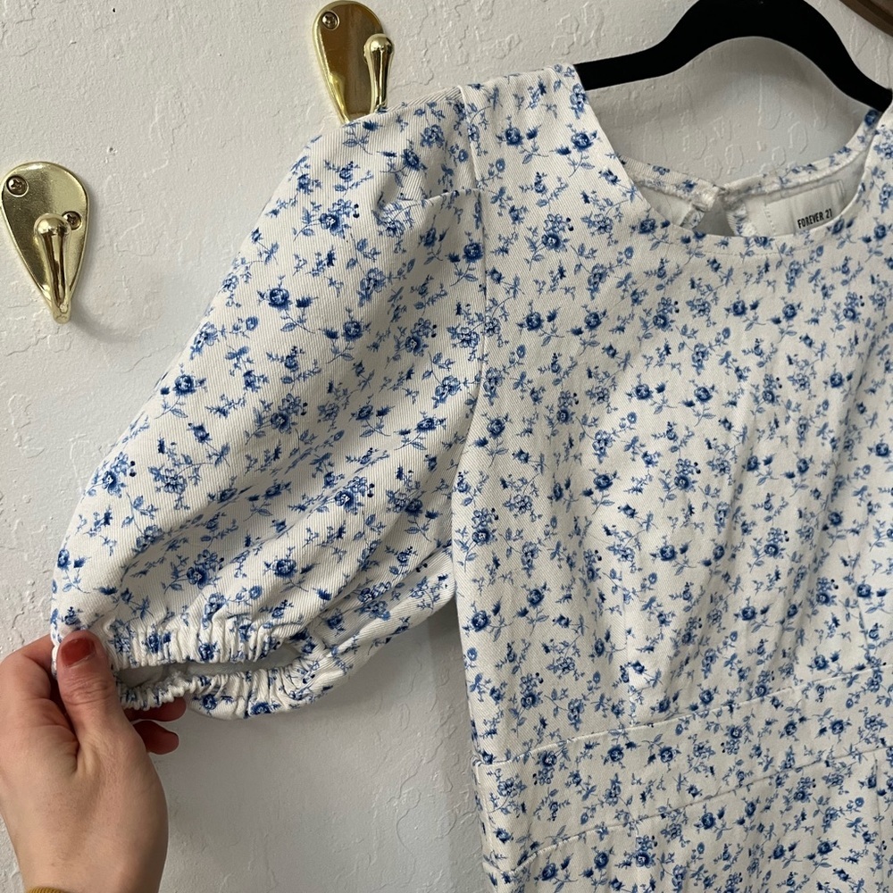 Forever 21 White and Blue Floral Cotton Puff Sleeve Dress - Picture 7 of 13